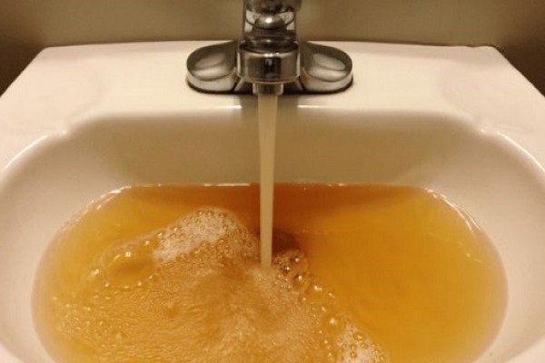 Nguồn gốc chính và tác hại của nước bị nhiễm phèn