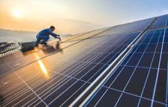 ​EU muốn nhân rộng dự án điện mặt trời nổi đầu tiên tại Việt Nam