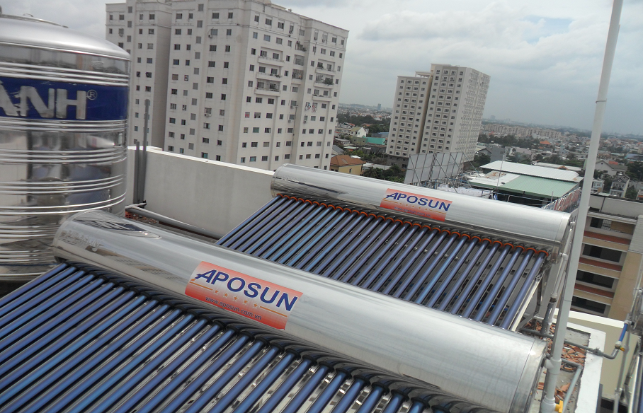 máy năng lượng mặt trời ống dầu titan chính hãng