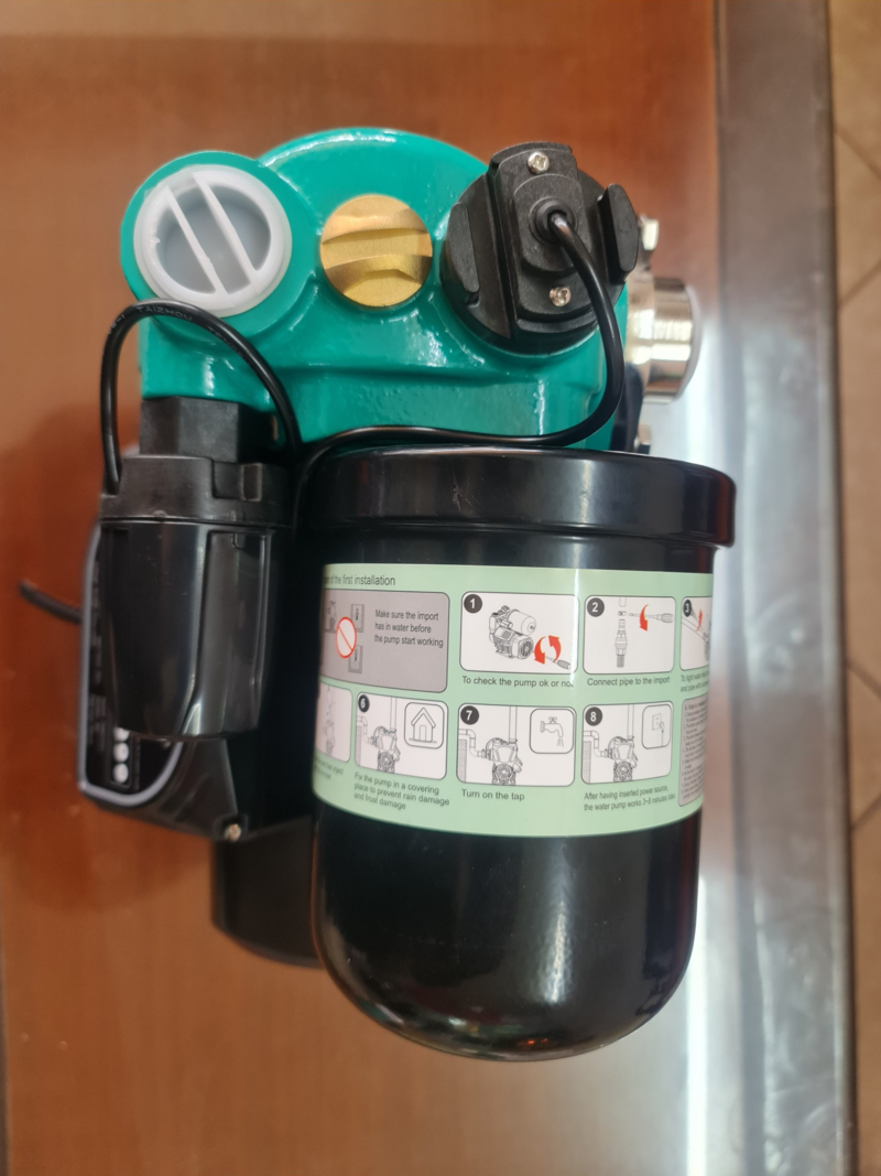 Máy bơm tăng áp biến tần Camel 200w