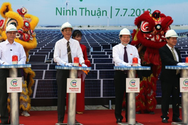 Khởi công Nhà máy điện mặt trời lớn nhất Việt Nam