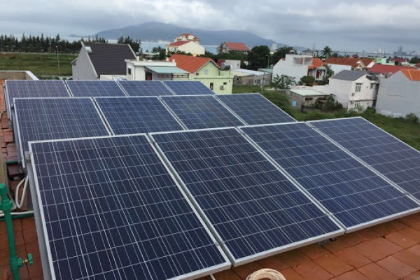 Lắp đặt điện mặt trời trên mái nhà mang lại giải pháp gì?