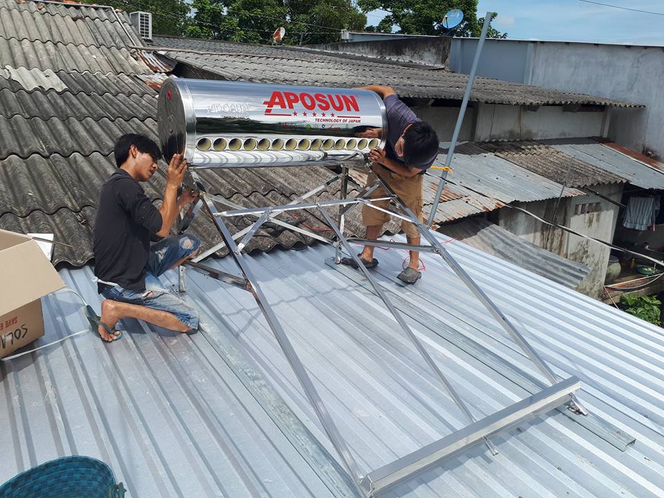 máy năng lượng mặt trời ruột nhựa giá tốt