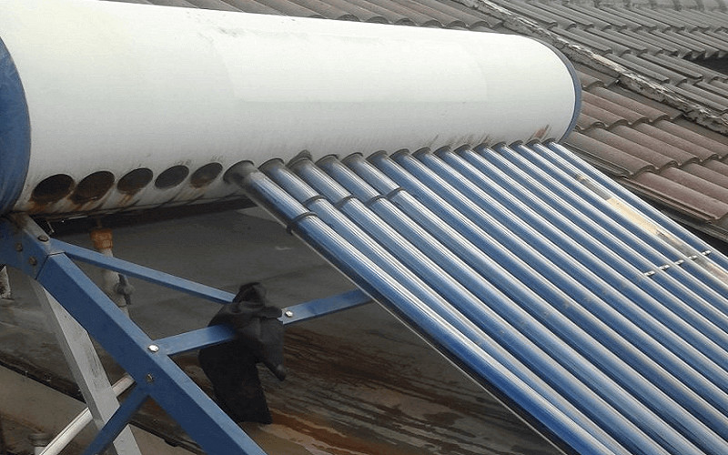 Thay ống thủy tinh máy năng lượng mặt trời TPHCM